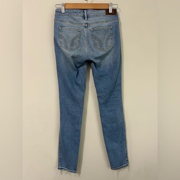 Hollister Ripped Raw Hem Low Rise Super Skinny Jeans - Picture 5 of 10